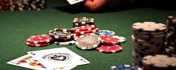 Dealer profesional slotresmi88 di meja blackjack live